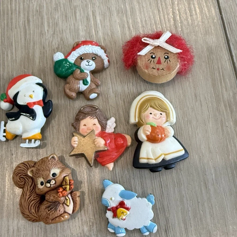 Vintage Hallmark Pin Lot of 7 Fall Christmas Bears Angel Thanksgiving 1980 Retro